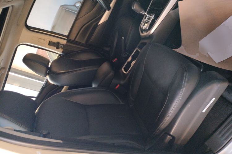 Used Nissan Terra 2020 2.5L XL Upper Automatic Two-Wheel Drive Luxury Edition Right Front Seat