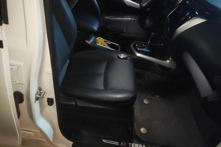 Used Nissan Terra 2020 2.5L XL Upper 4WD Automatic Four-Wheel Drive Luxury Edition Right Front Seat