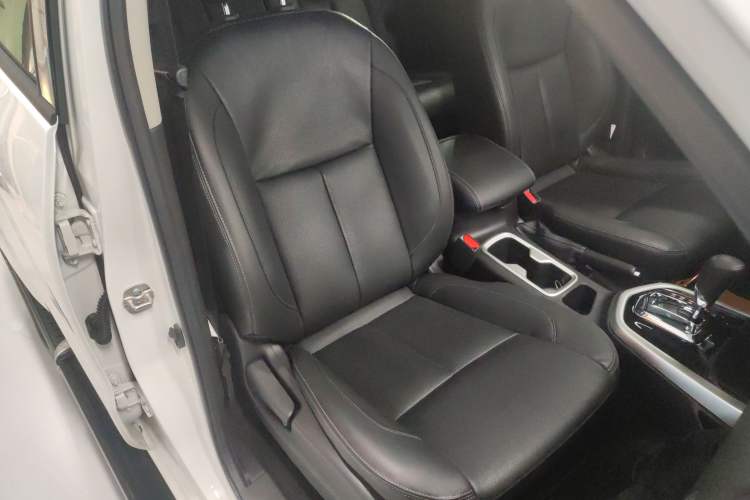 Used Nissan Terra 2020 2.5L XL Upper 4WD Automatic Four-Wheel Drive Luxury Edition Right Front Seat