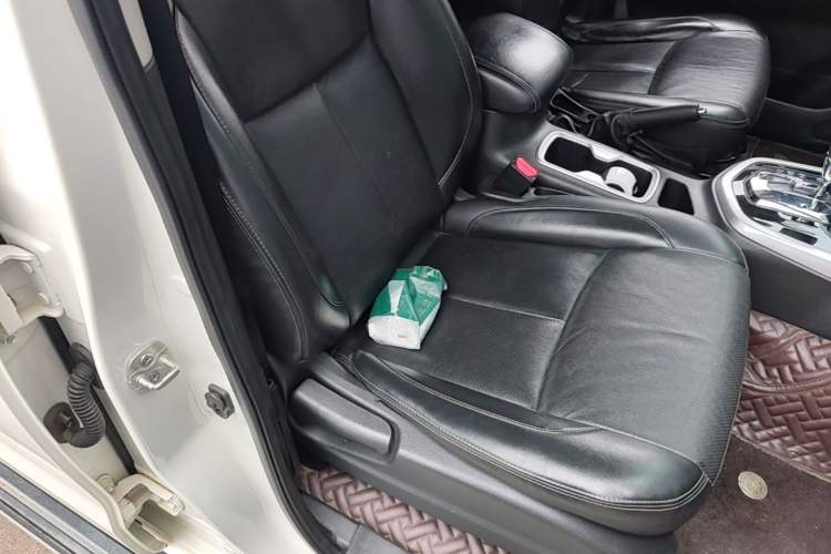 Used Nissan Terra 2020 2.5L XL Upper 4WD Automatic Four-Wheel Drive Luxury Edition Right Front Seat