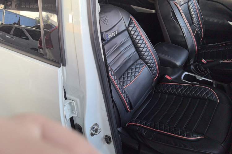 Used Nissan Terra 2020 2.5L XE Manual Two-Wheel-Drive Elite Edition Right Front Seat