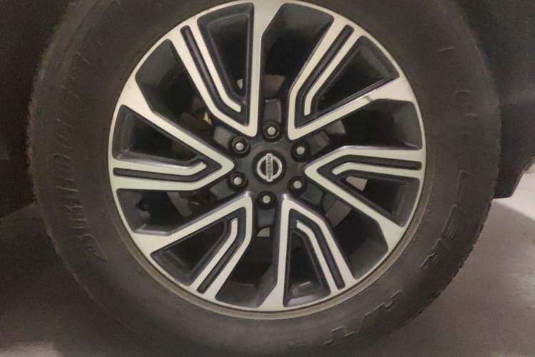 Used Nissan Terra 2020 2.5L XL Upper Automatic Two-Wheel Drive Luxury Edition Right Front Wheel Hub