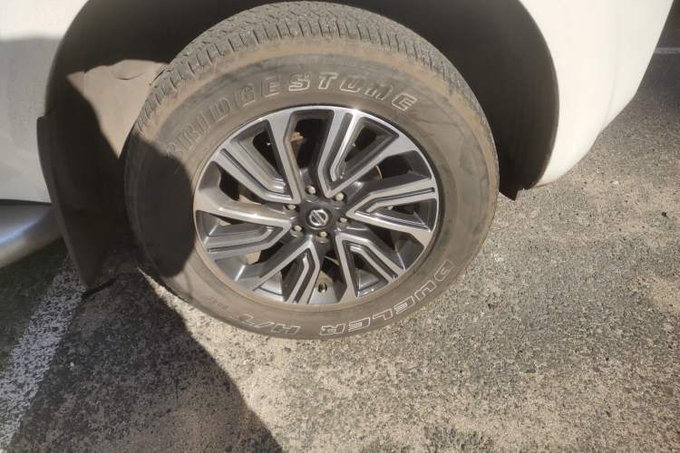 Used Nissan Terra 2020 2.5L XE Manual Two-Wheel-Drive Elite Edition Right Front Wheel Hub