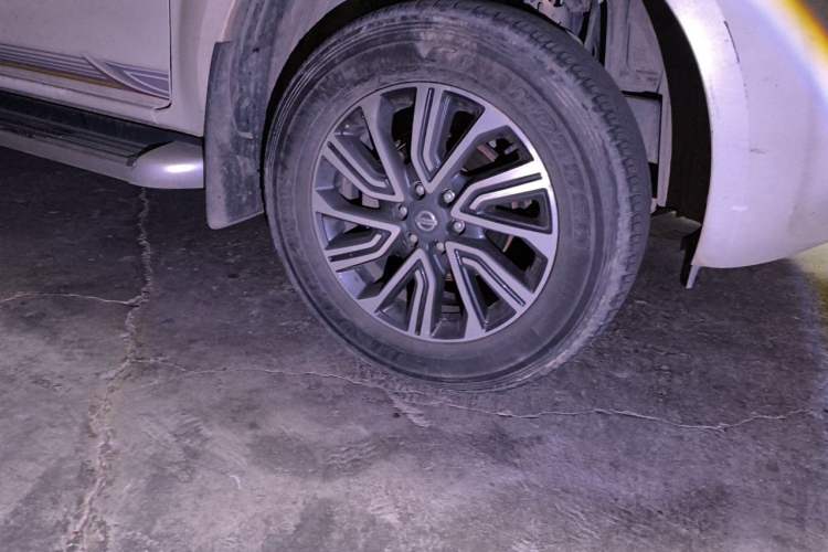 Used Nissan Terra 2020 2.5L XE Manual Two-Wheel-Drive Elite Edition Right Front Wheel Hub