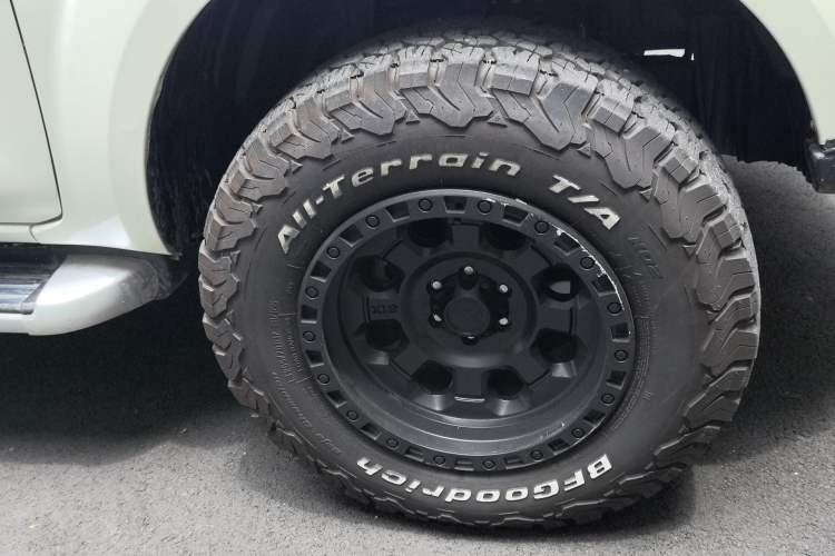 Used Nissan Terra 2020 2.5L XL Upper 4WD Automatic Four-Wheel Drive Luxury Edition Right Front Wheel Hub