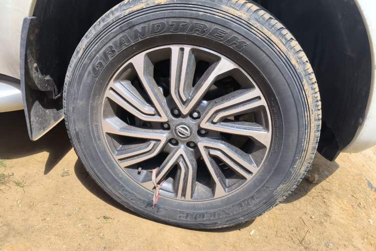 Used Nissan Terra 2020 2.5L XL Upper Automatic Two-Wheel Drive Luxury Edition Right Front Wheel Hub