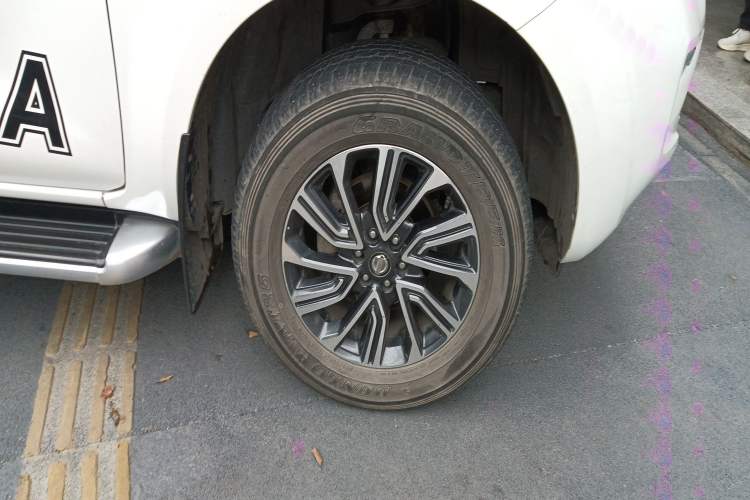 Used Nissan Terra 2020 2.5L XV 4WD Automatic Four-Wheel Drive Flagship Edition Right Front Wheel Hub