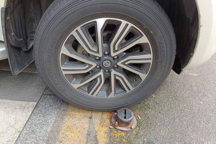 Used Nissan Terra 2020 2.5L XL Upper 4WD Automatic Four-Wheel Drive Luxury Edition Right Front Wheel Hub
