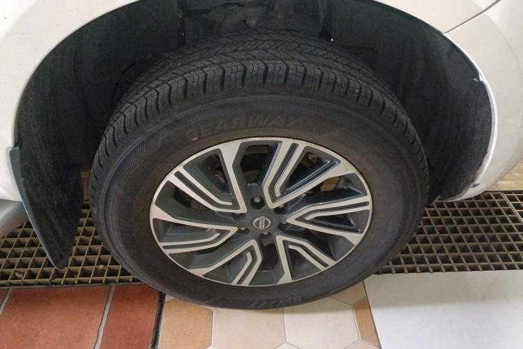Used Nissan Terra 2020 2.5L XL Upper Automatic Two-Wheel Drive Luxury Edition Right Front Wheel Hub