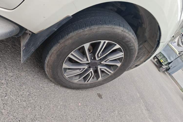 Used Nissan Terra 2020 2.5L XV 4WD Automatic Four-Wheel Drive Flagship Edition Right Front Wheel Hub