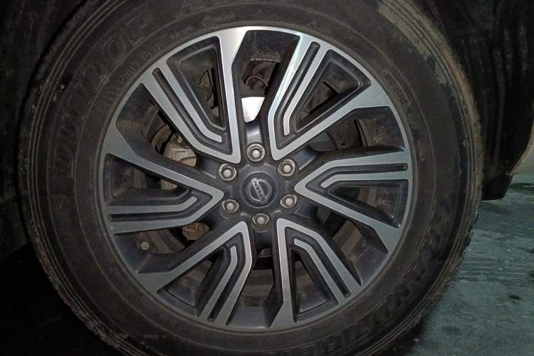 Used Nissan Terra 2020 2.5L XL Upper Automatic Two-Wheel Drive Luxury Edition Right Front Wheel Hub