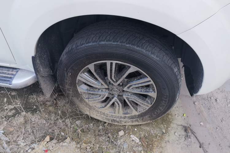 Used Nissan Terra 2020 2.5L XL Upper Automatic Two-Wheel Drive Luxury Edition Right Front Wheel Hub