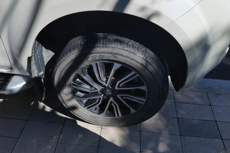 Used Nissan Terra 2020 2.5L XL Upper Automatic Two-Wheel Drive Luxury Edition Right Front Wheel Hub