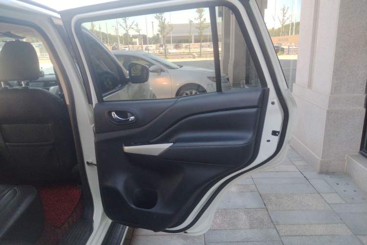 Used Nissan Terra 2020 2.5L XL Upper Automatic Two-Wheel Drive Luxury Edition Right Rear Door Interior