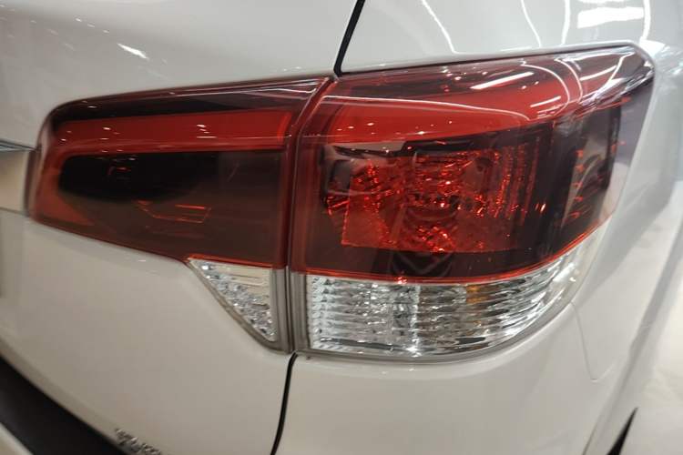 Used Nissan Terra 2020 2.5L XL Upper Automatic Two-Wheel Drive Luxury Edition Right Rear Taillight