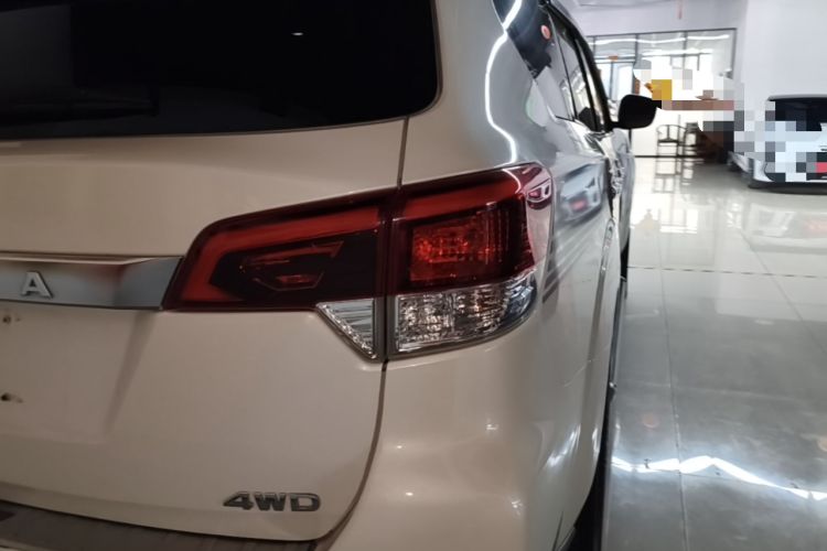 Used Nissan Terra 2020 2.5L XL Upper 4WD Automatic Four-Wheel Drive Luxury Edition Right Rear Taillight