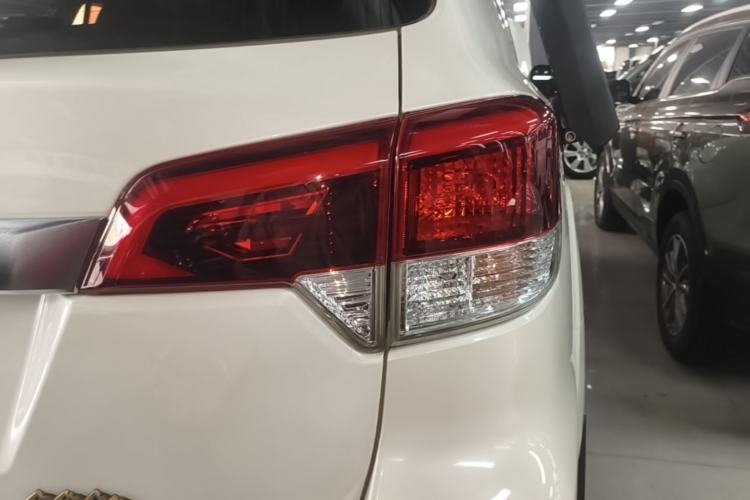 Used Nissan Terra 2020 2.5L XL Upper 4WD Automatic Four-Wheel Drive Luxury Edition Right Rear Taillight