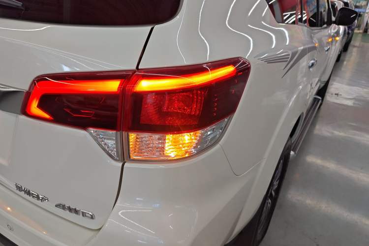 Used Nissan Terra 2020 2.5L XL Upper 4WD Automatic Four-Wheel Drive Luxury Edition Right Rear Taillight