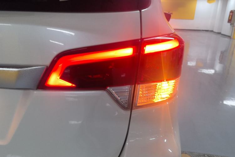 Used Nissan Terra 2020 2.5L XL Upper Automatic Two-Wheel Drive Luxury Edition Right Rear Taillight