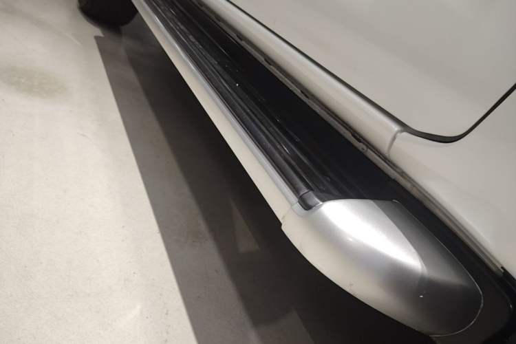 Used Nissan Terra 2020 2.5L XL Upper Automatic Two-Wheel Drive Luxury Edition Right Side Sill