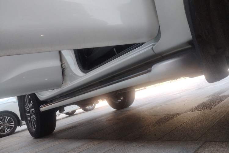 Used Nissan Terra 2020 2.5L XL Upper Automatic Two-Wheel Drive Luxury Edition Right Side Sill