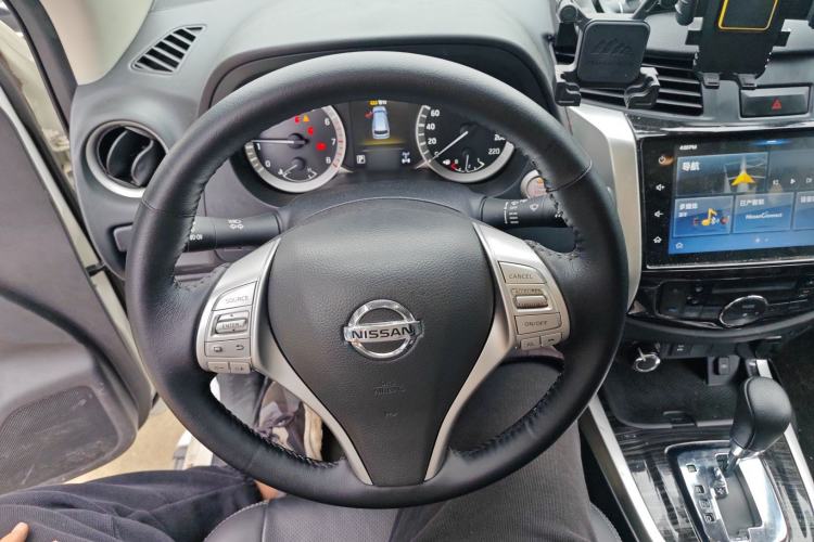 Used Nissan Terra 2020 2.5L XV 4WD Automatic Four-Wheel Drive Flagship Edition Steering Wheel
