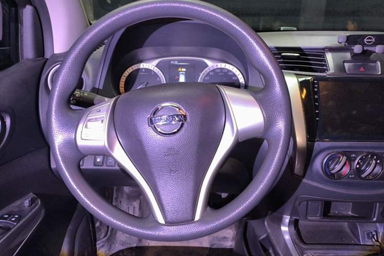 Used Nissan Terra 2020 2.5L XE Manual Two-Wheel-Drive Elite Edition Steering Wheel