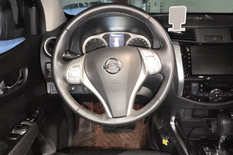 Used Nissan Terra 2020 2.5L XV Automatic 2WD Smart Edition Steering Wheel