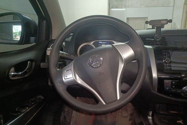 Used Nissan Terra 2020 2.5L XL Upper Automatic Two-Wheel Drive Luxury Edition Steering Wheel