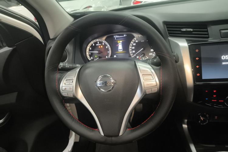Used Nissan Terra 2020 2.5L XV 4WD Automatic Four-Wheel Drive Flagship Edition Steering Wheel