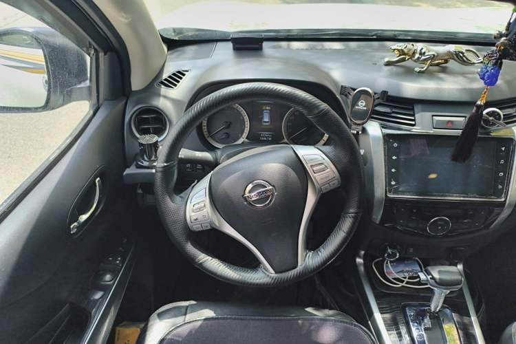 Used Nissan Terra 2020 2.5L XV 4WD Automatic Four-Wheel Drive Flagship Edition Steering Wheel