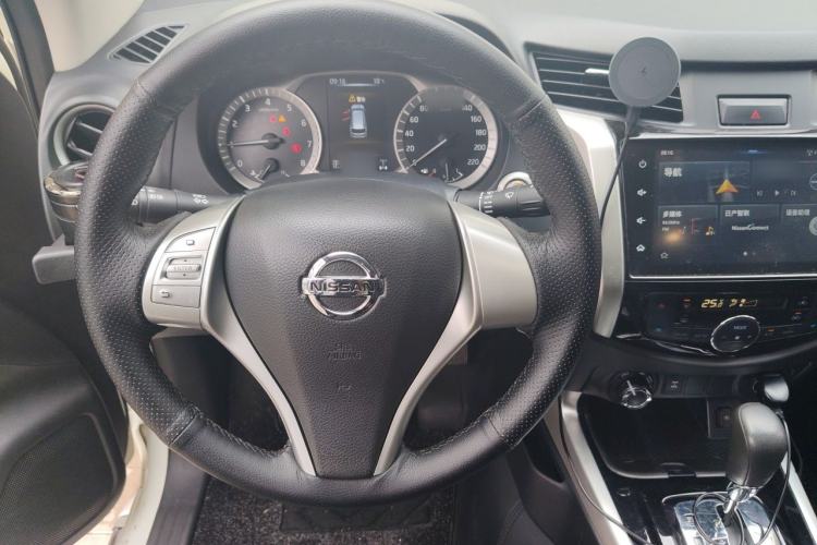 Used Nissan Terra 2020 2.5L XL Upper 4WD Automatic Four-Wheel Drive Luxury Edition Steering Wheel