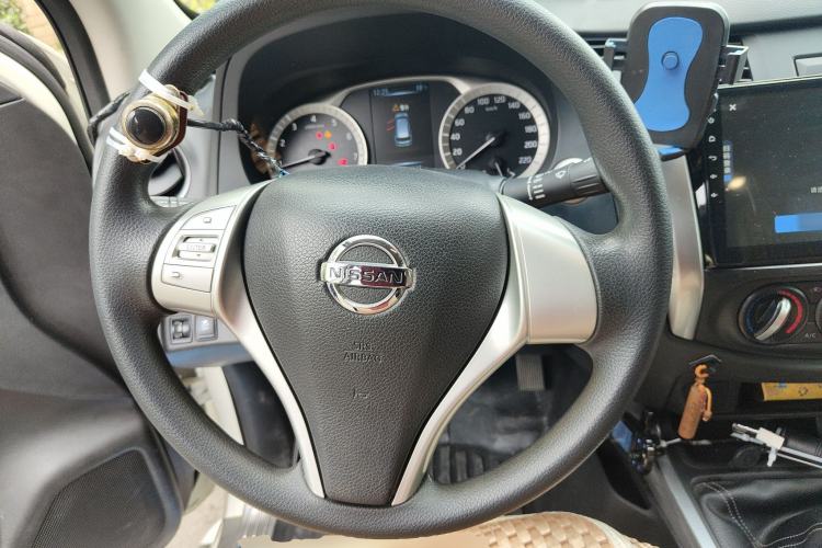 Used Nissan Terra 2020 2.5L XE Manual Two-Wheel-Drive Elite Edition Steering Wheel