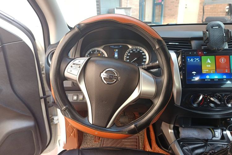 Used Nissan Terra 2020 2.5L XE Manual Two-Wheel-Drive Elite Edition Steering Wheel