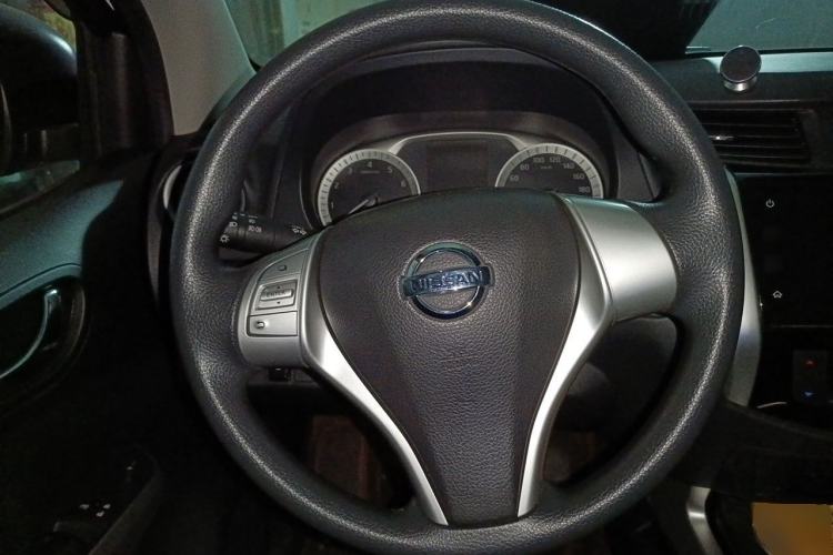 Used Nissan Terra 2020 2.5L XL Upper Automatic Two-Wheel Drive Luxury Edition Steering Wheel