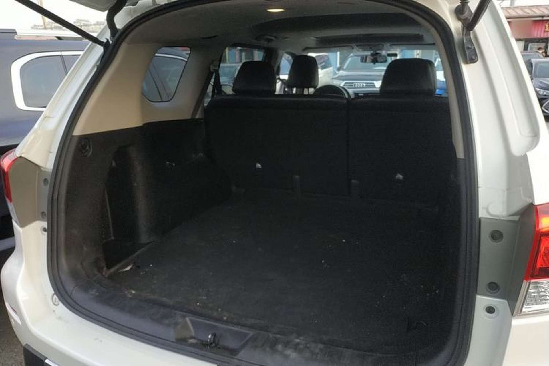 Used Nissan Terra 2020 2.5L XL Upper 4WD Automatic Four-Wheel Drive Luxury Edition Trunk