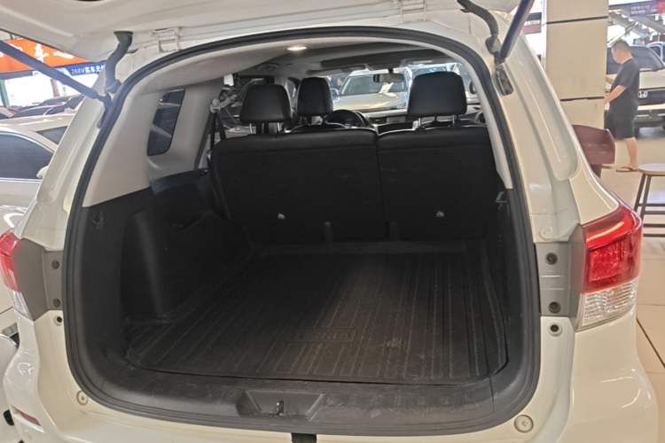 Used Nissan Terra 2020 2.5L XL Upper 4WD Automatic Four-Wheel Drive Luxury Edition Trunk