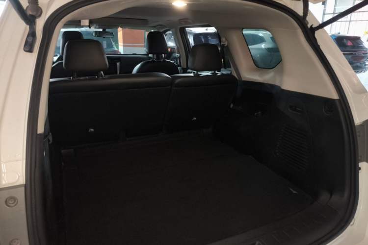 Used Nissan Terra 2020 2.5L XL Upper 4WD Automatic Four-Wheel Drive Luxury Edition Trunk