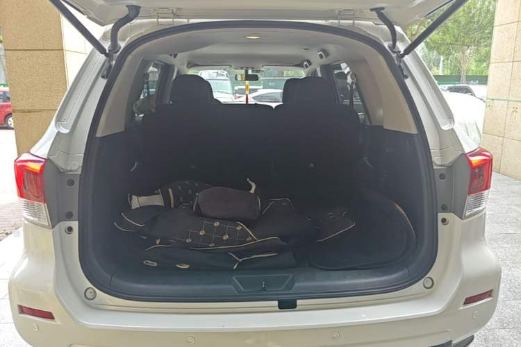 Used Nissan Terra 2020 2.5L XE Manual Two-Wheel-Drive Elite Edition Trunk