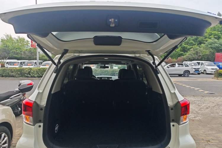Used Nissan Terra 2020 2.5L XL Upper Automatic Two-Wheel Drive Luxury Edition Trunk