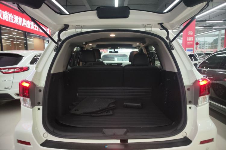 Used Nissan Terra 2020 2.5L XL Upper Automatic Two-Wheel Drive Luxury Edition Trunk