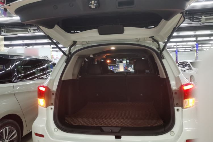 Used Nissan Terra 2020 2.5L XL Upper Automatic Two-Wheel Drive Luxury Edition Trunk