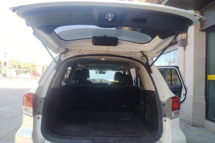 Used Nissan Terra 2020 2.5L XL Upper Automatic Two-Wheel Drive Luxury Edition Trunk