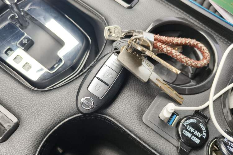 Used Nissan Terra 2020 2.5L XL Upper 4WD Automatic Four-Wheel Drive Luxury Edition Vehicle Key