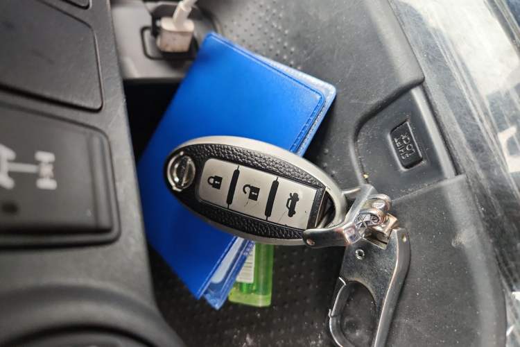 Used Nissan Terra 2020 2.5L XV 4WD Automatic Four-Wheel Drive Flagship Edition Vehicle Key