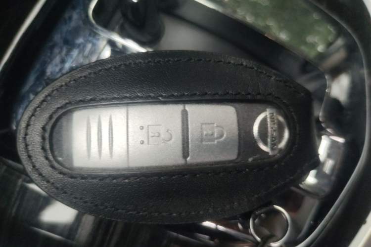 Used Nissan Terra 2020 2.5L XV 4WD Automatic Four-Wheel Drive Flagship Edition Vehicle Key