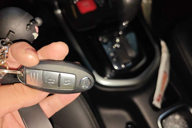 Used Nissan Terra 2020 2.5L XL Upper 4WD Automatic Four-Wheel Drive Luxury Edition Vehicle Key