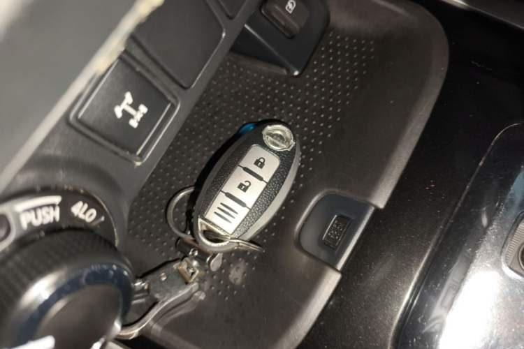 Used Nissan Terra 2020 2.5L XL Upper 4WD Automatic Four-Wheel Drive Luxury Edition Vehicle Key