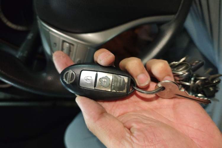 Used Nissan Terra 2020 2.5L XL Upper Automatic Two-Wheel Drive Luxury Edition Vehicle Key