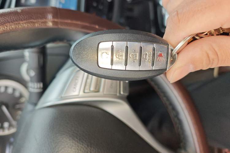 Used Nissan Terra 2020 2.5L XL Upper 4WD Automatic Four-Wheel Drive Luxury Edition Vehicle Key